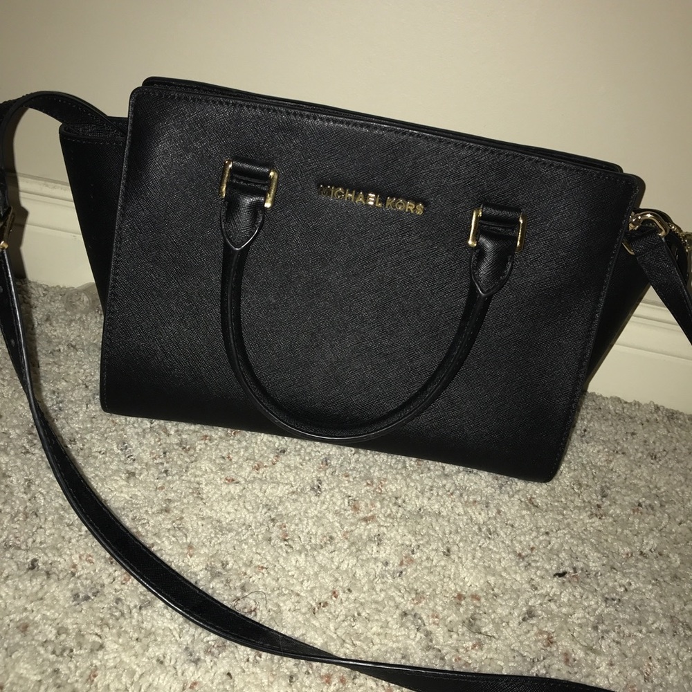 Michael Kors messenger