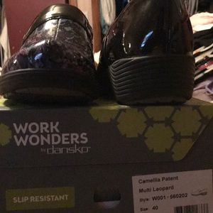 Work wonders slip resistant cameilla multi leopard