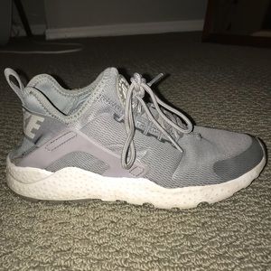 Nike hurache gray sneakers