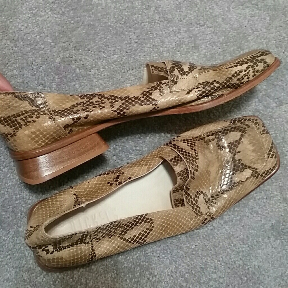Shoes - Picture 2 of 3