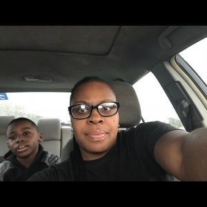 Meet your Posher, Crystal