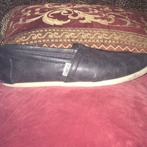 Toms Black size 8 Suede