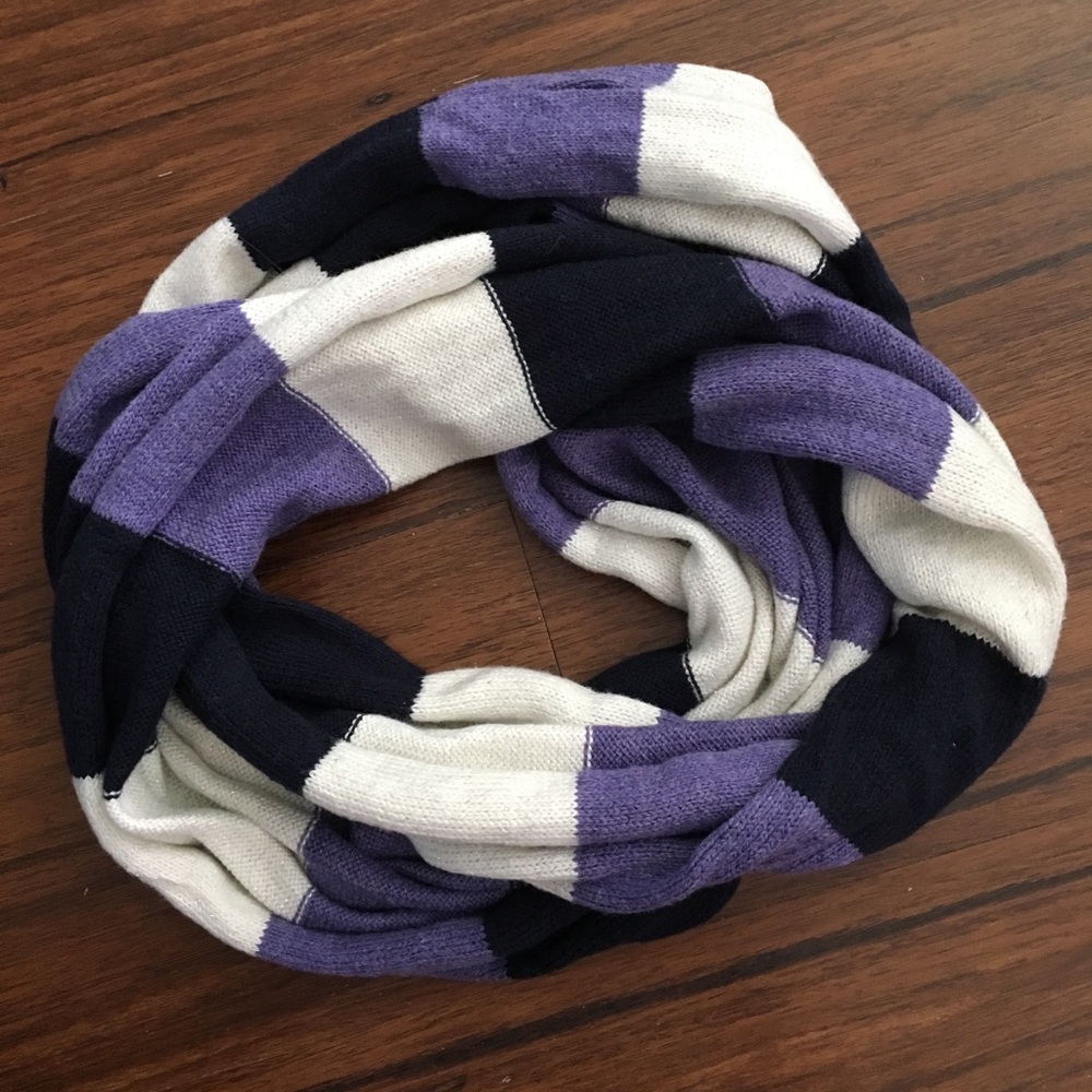 American Eagle infinity scarf