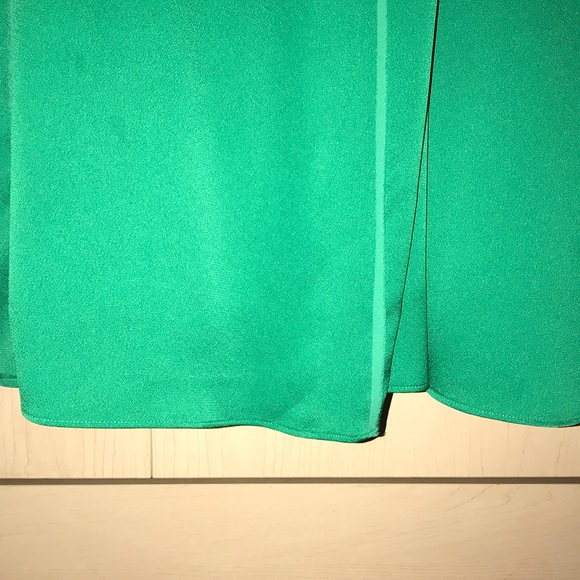 Gorgeous emerald green wrap dress! - Picture 6 of 8