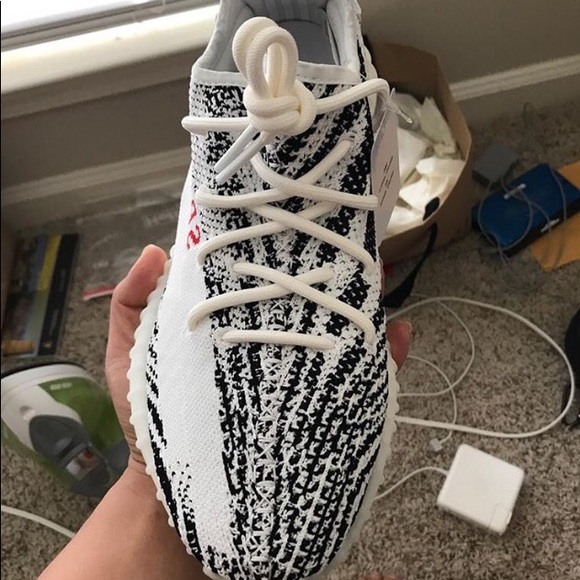 Adidas Yeezy Boost V2 Zebra