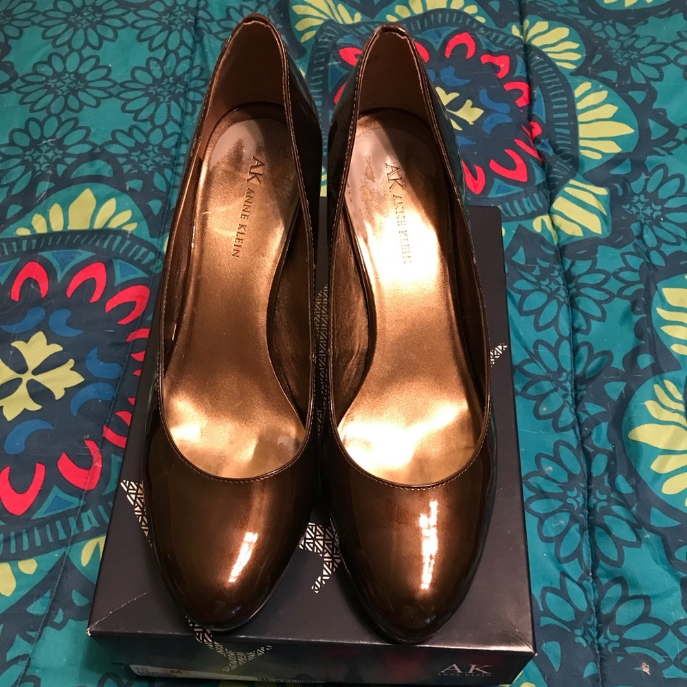 Classic pumps