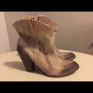 BRONX distressed leather ankle boots
