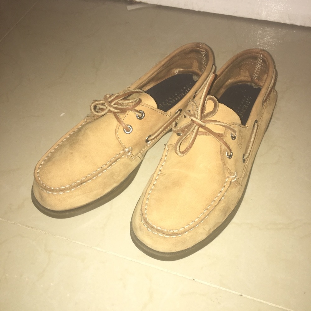 Sperry’s leather shoes
