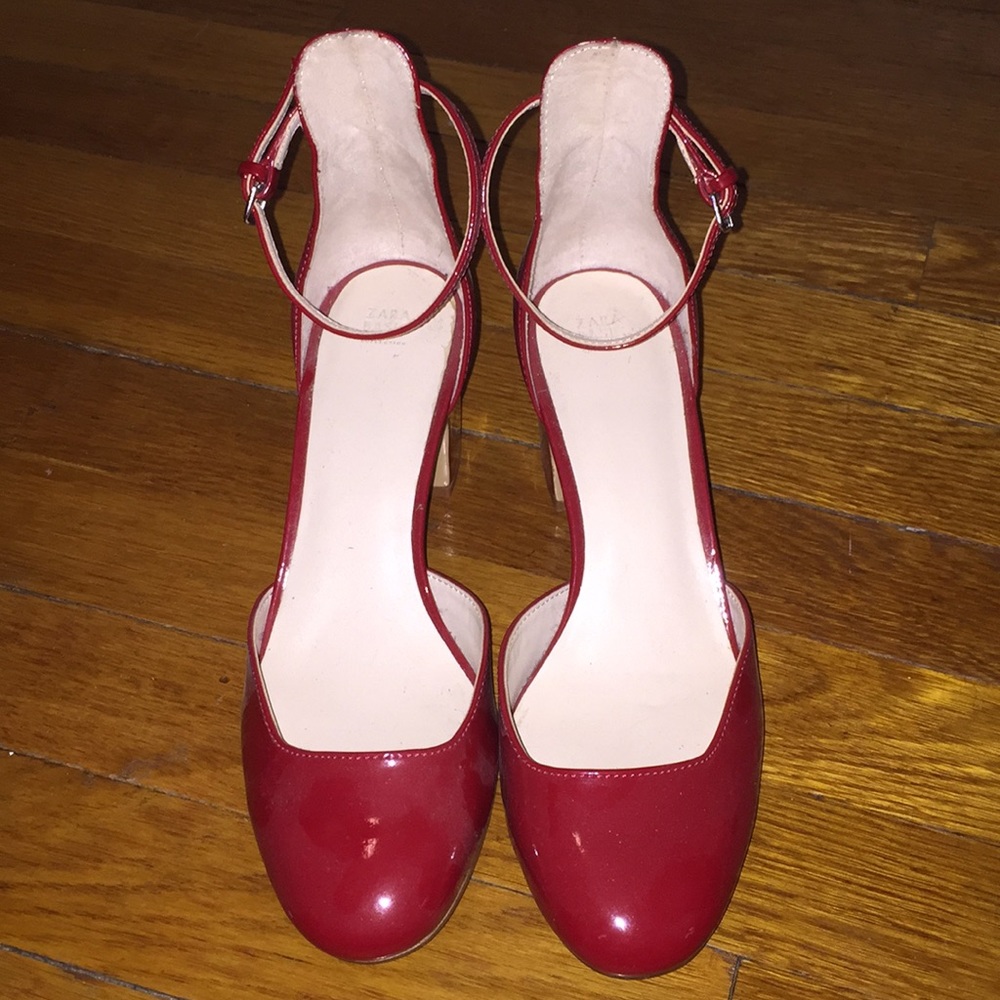 Zara Basis Red heeled Sandals