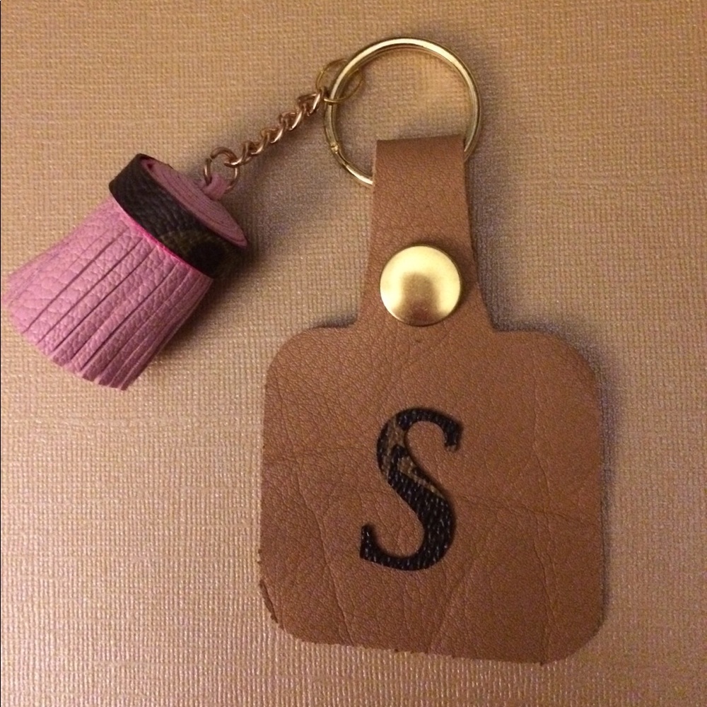 Up cycled initial key chain / charm