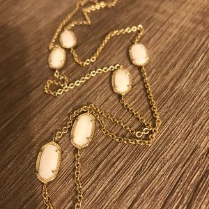 Kendra Scott (Kellie white pearl)