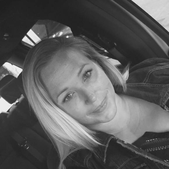 Meet your Posher, Chrissy - Picture 1 of 1