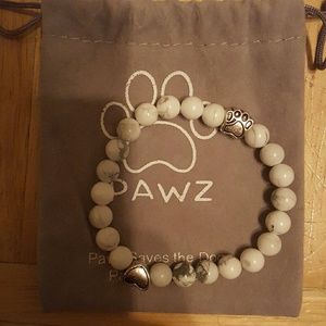 Pawz Howlite bracelet