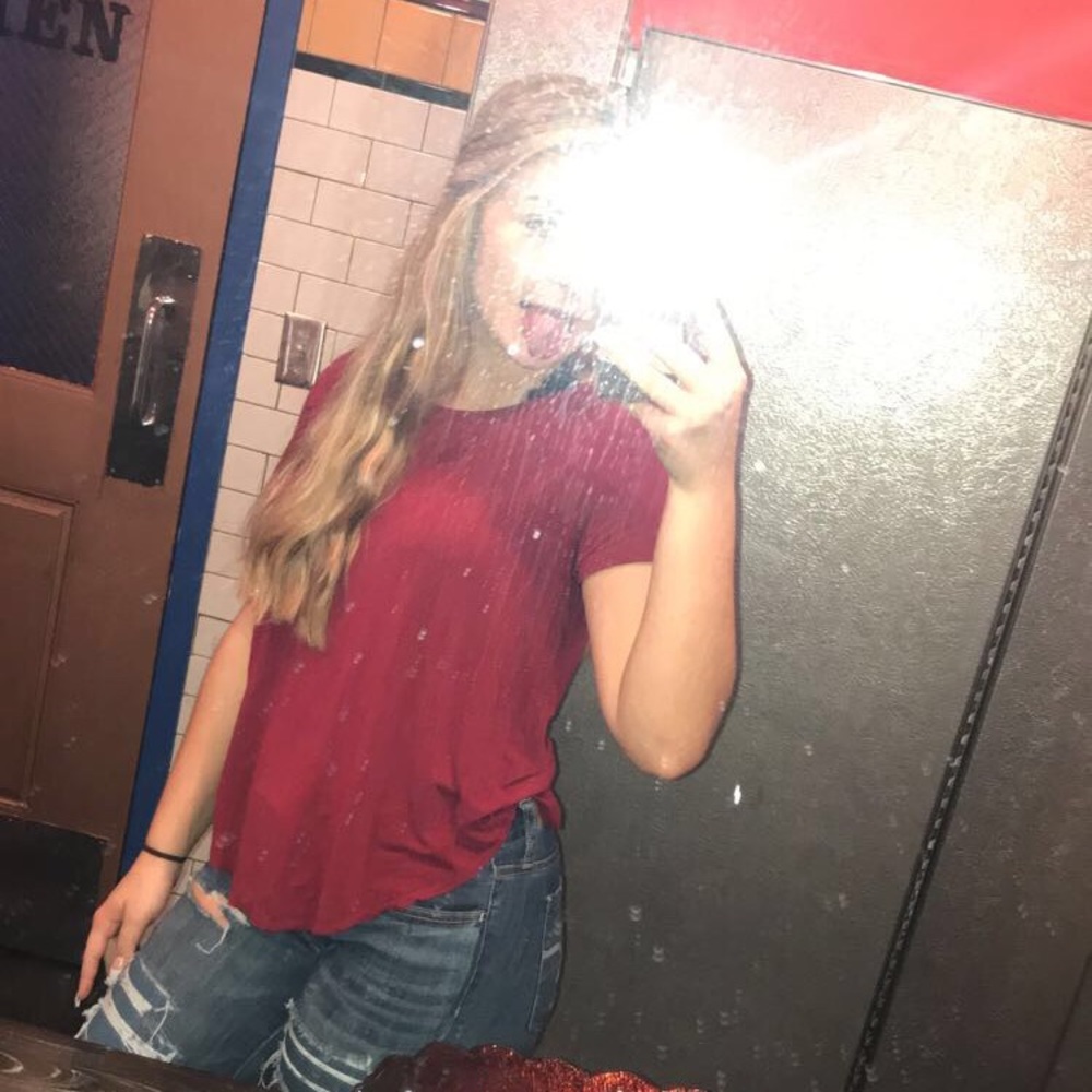 Meet your Posher, Averi