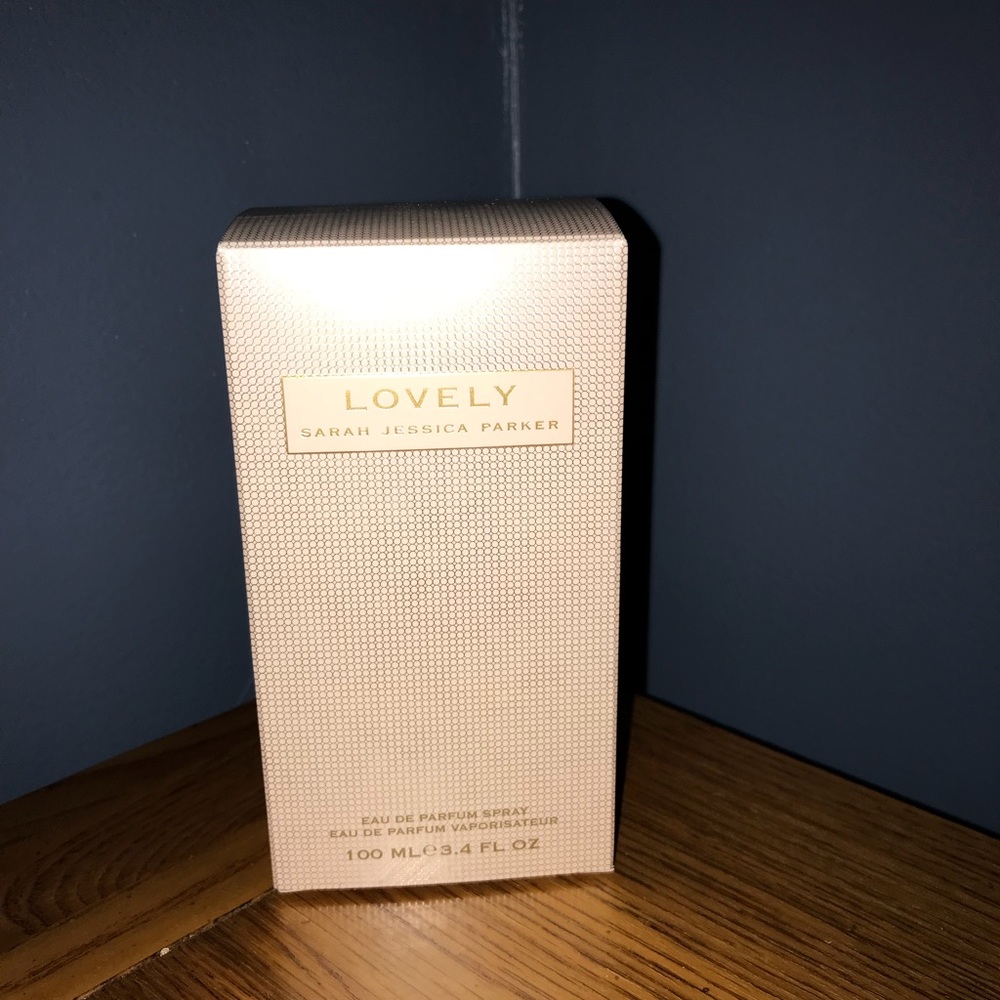 Sarah Jessica Parker lovely perfume