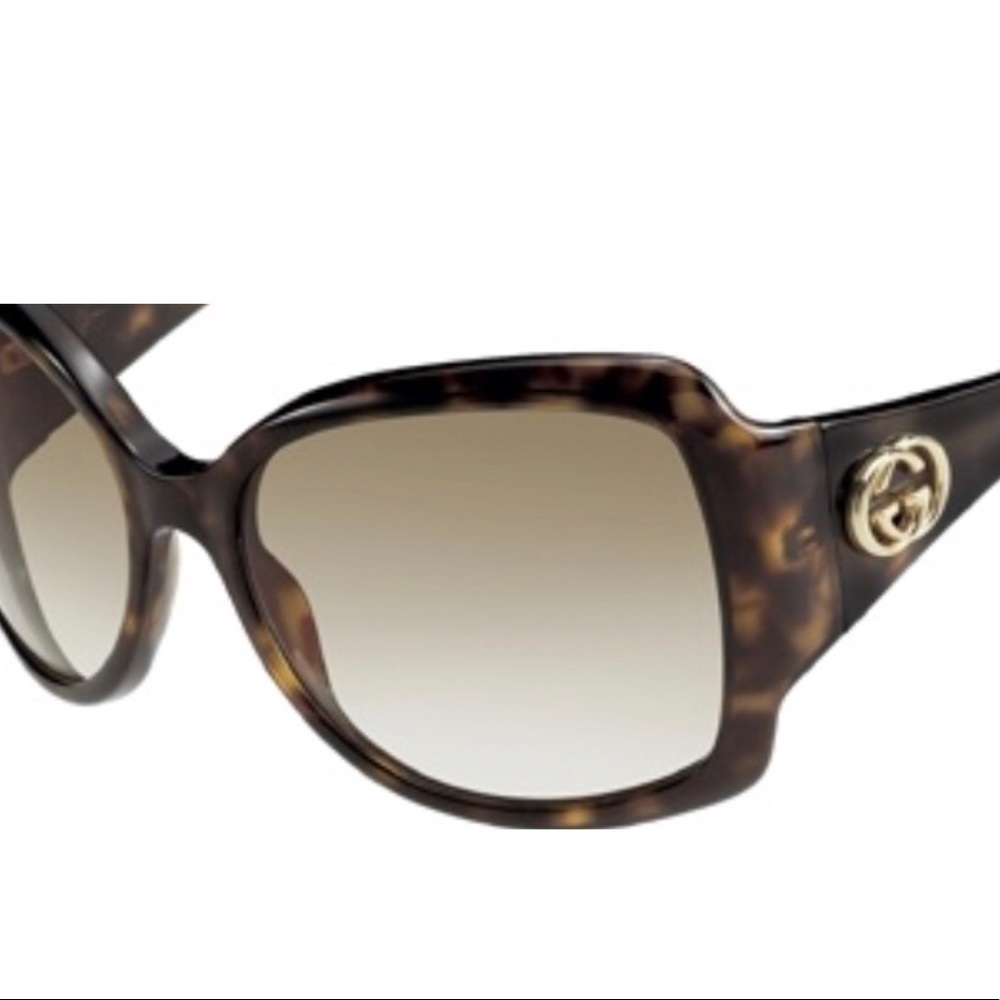 Pre-Owned Authentic Gucci Sunglasses.
