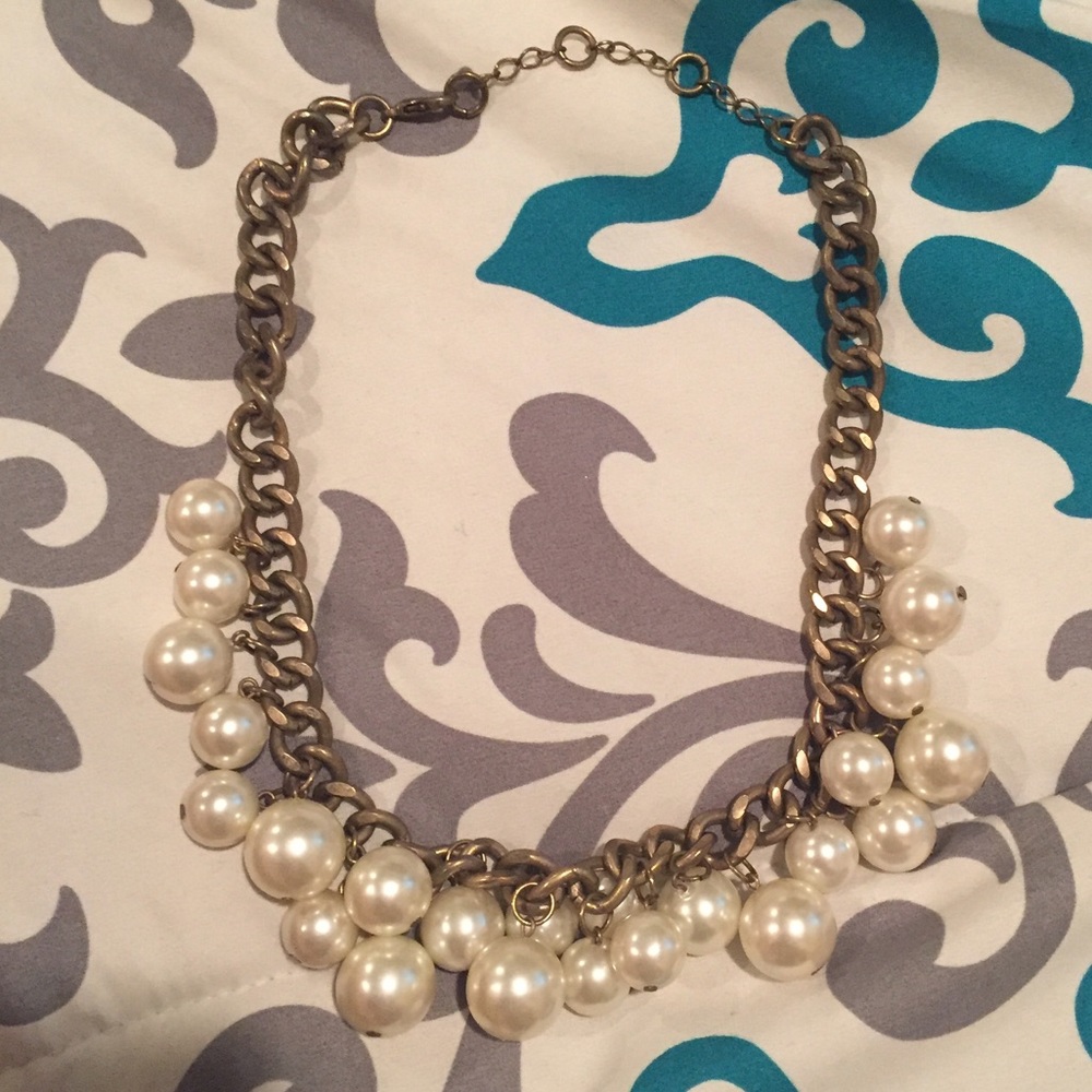 Forever 21 pearl necklace
