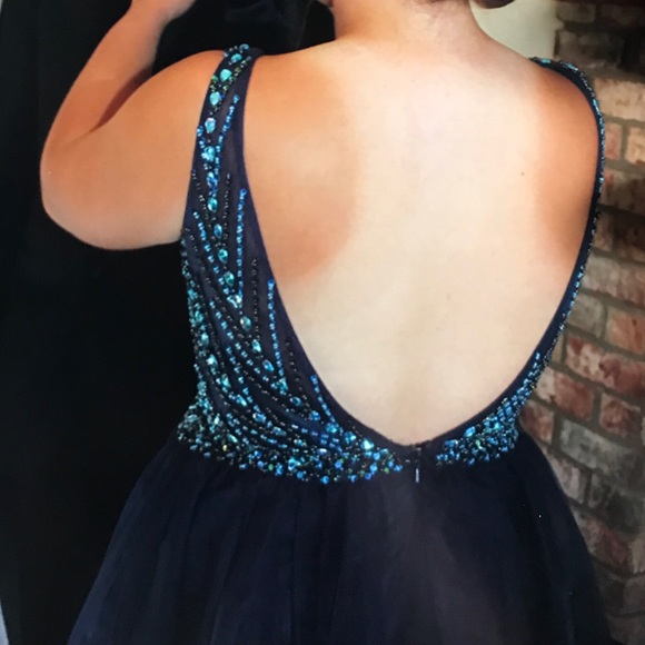 PROM DRESS - Picture 3 of 5