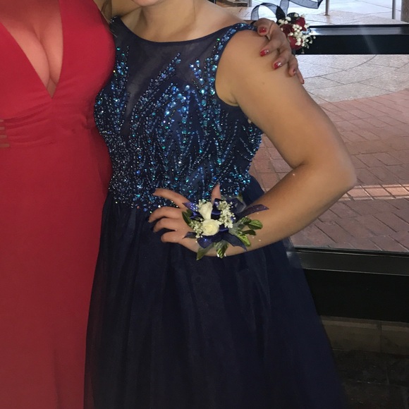 PROM DRESS - Picture 4 of 5