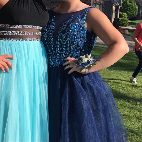 PROM DRESS - Picture 5 of 5