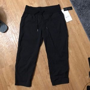 NWT Lululemon Dance Studio Crop size 4