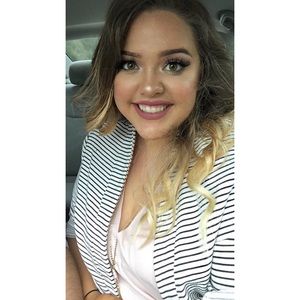 Meet your Posher, Julia