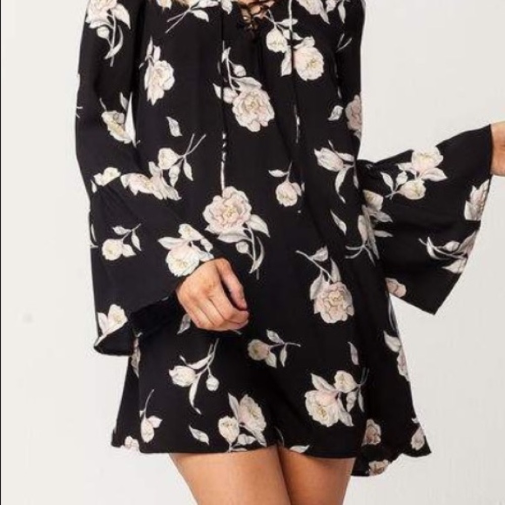 🌟Blu Pepper Flowy Flare Sleeve Dress🌹