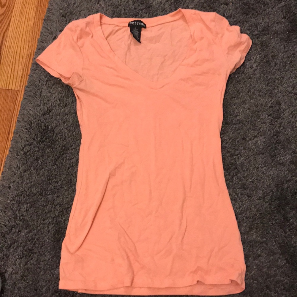 Fitted v-neck T-shirt