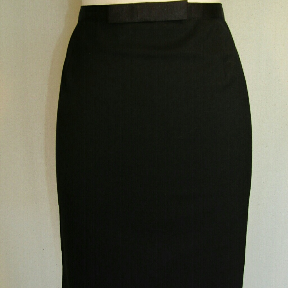BLACK WOOL PENCIL SKIRT WITH SATIN BELT ATTACHED