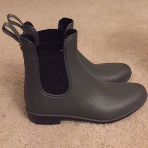 Olive green Sam Edelman tinsley rain boots - 5