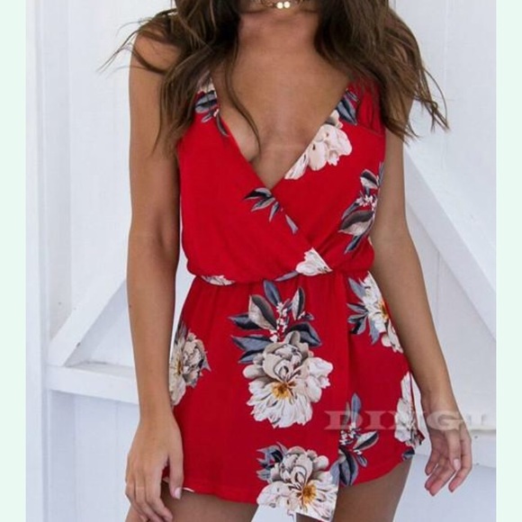 Dresses & Skirts - CUTE NEW ROMPER