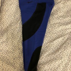 Women’s Nike Power Legendary Veneer Capris