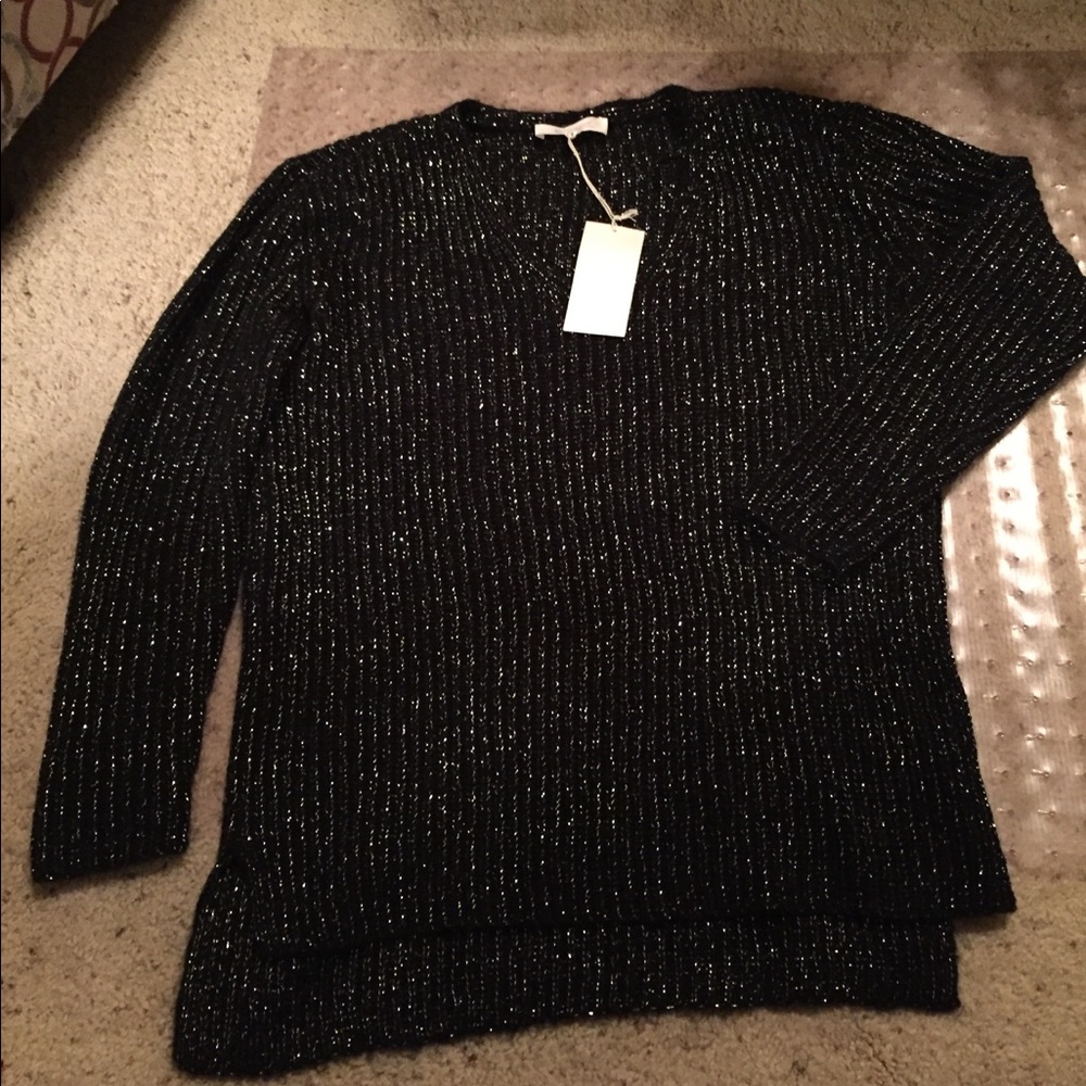 Two by Vince Camuto sweater