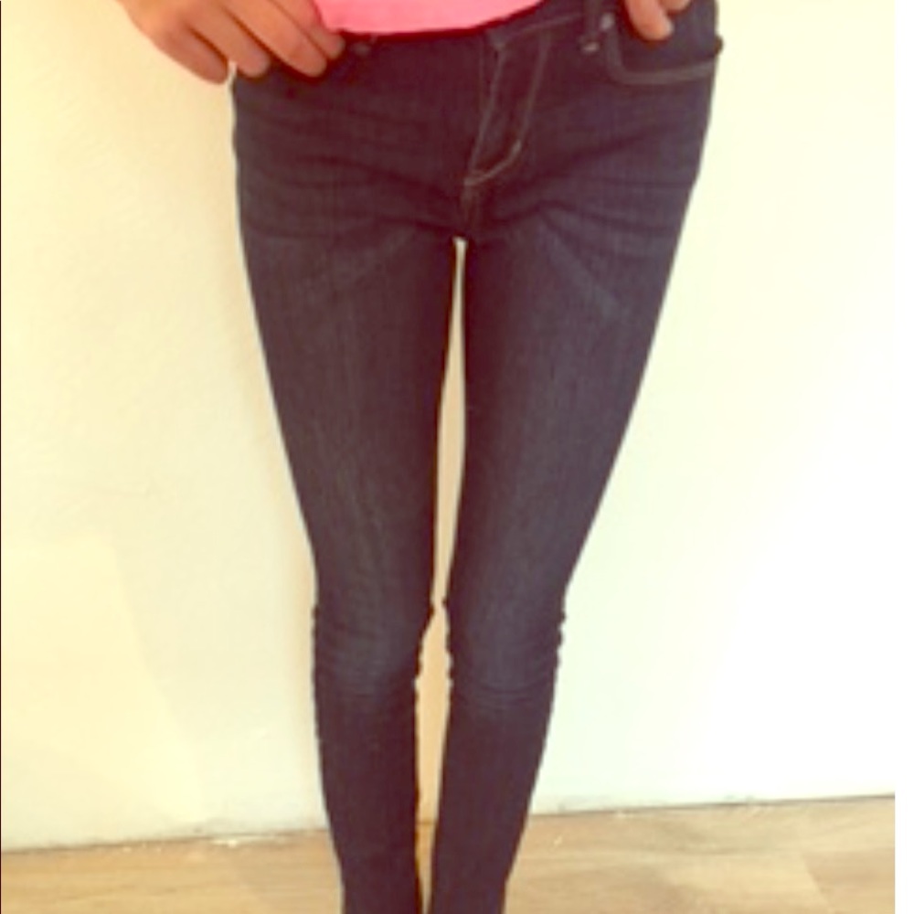 Cute plain dark wash blue jeans!