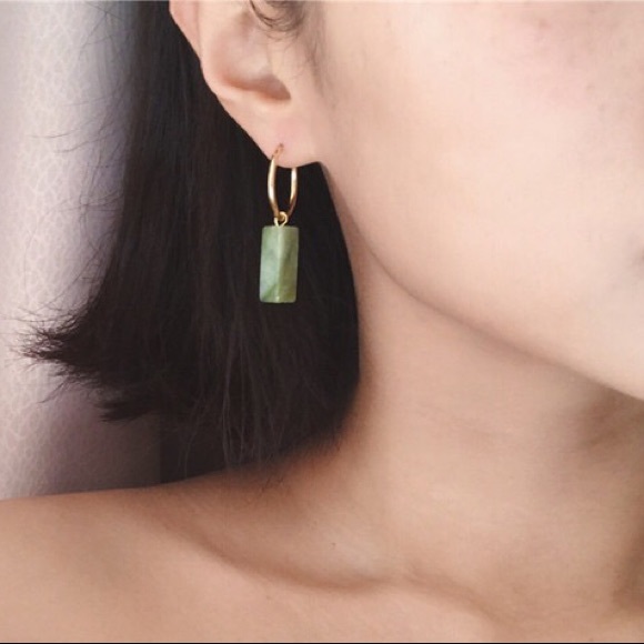 BACK in Stock green vintage stone earring - Picture 5 of 5
