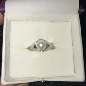 Sterling Silver - Pearl Ring