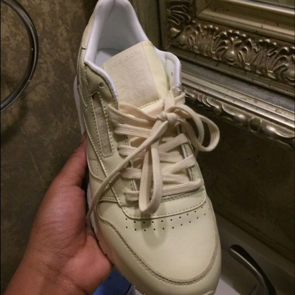 Yellow Reebok - Picture 2 of 2