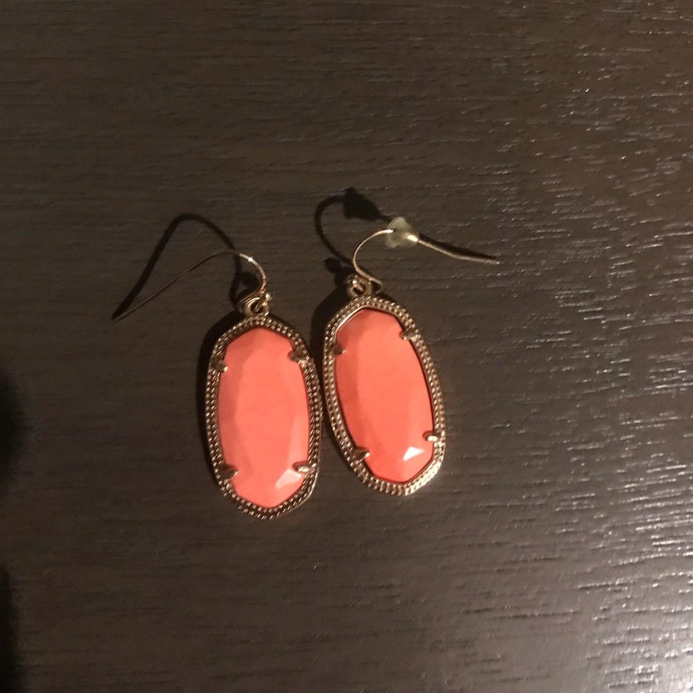 Kendra Scott Dani earrings