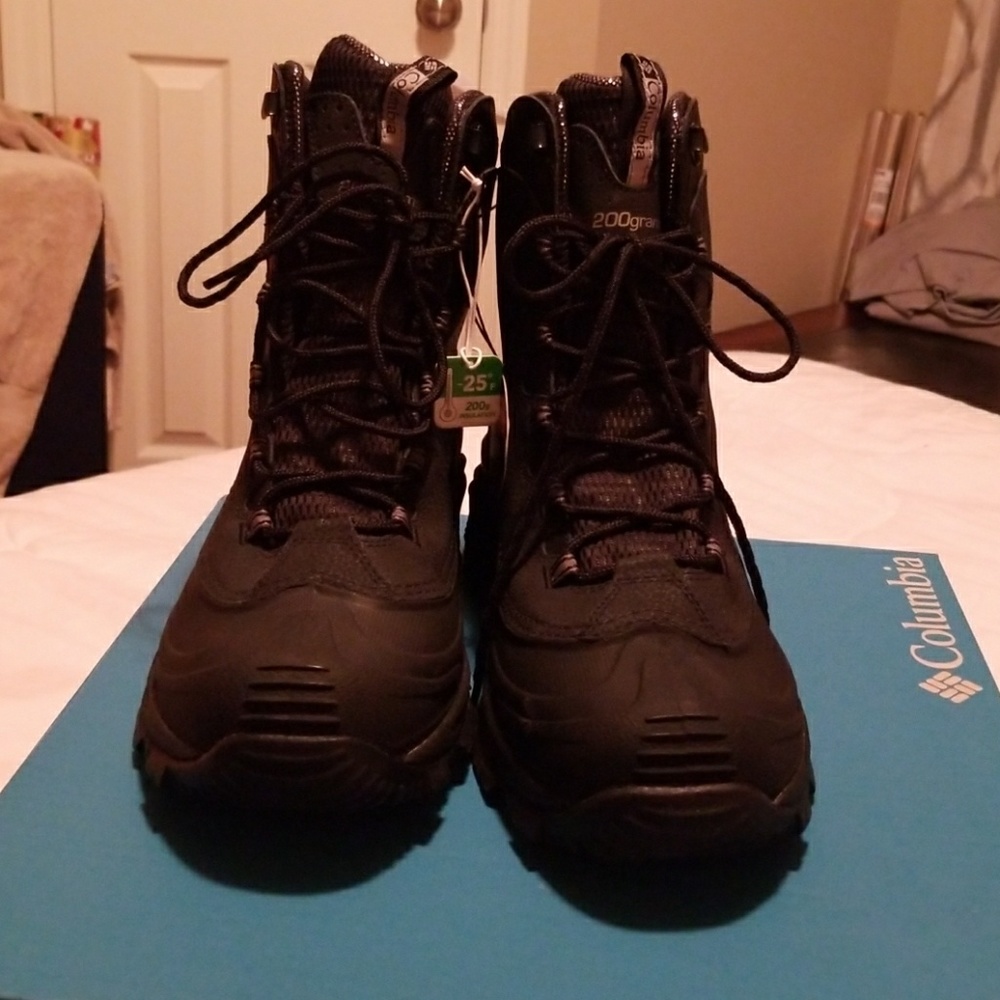 Men's Columbia insulated boots.