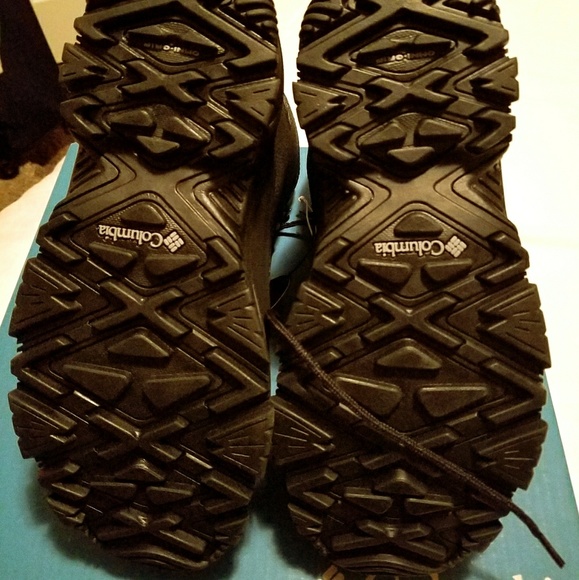 Men\'s Columbia insulated boots.