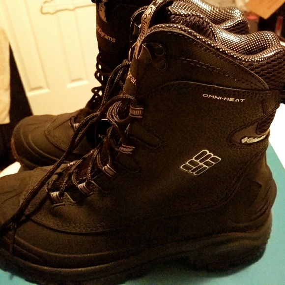 Men\'s Columbia insulated boots.