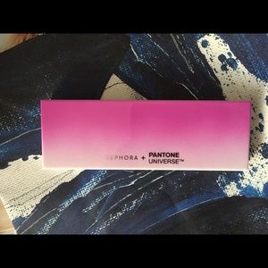 Sephora PANTONE UNIVERSE Rush Luster Cheek Sweep