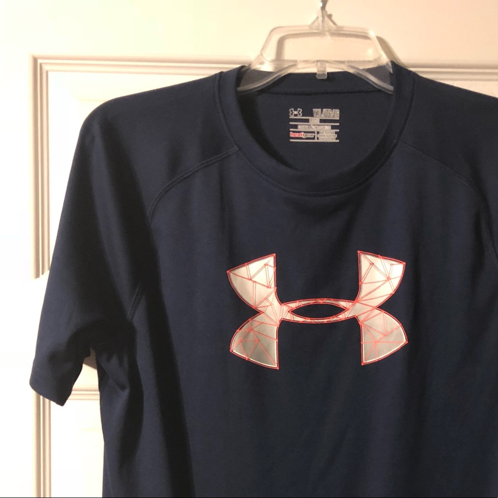 Heat Gear, loose fit youth XL Under Armour