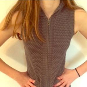 GORGEOUS knit sleeveless vest!