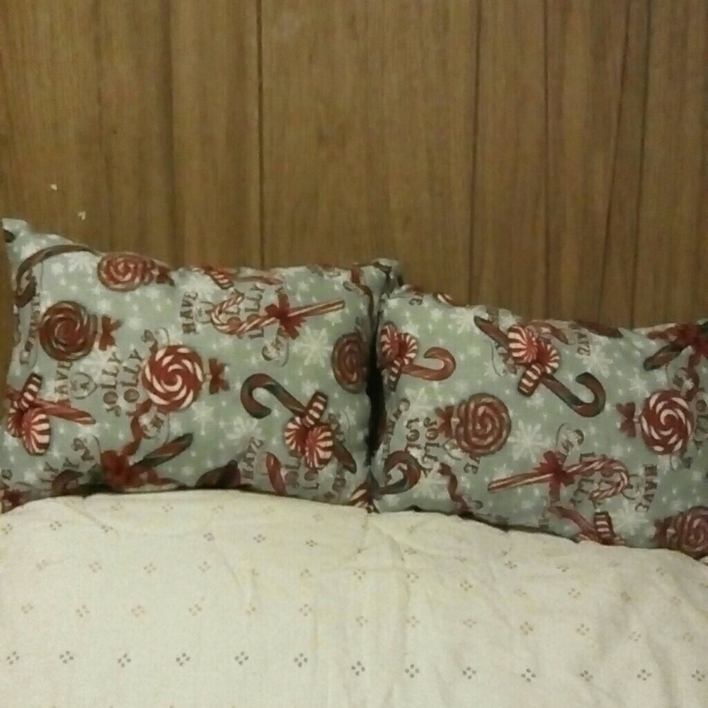 Holly Jolly Pillow Set