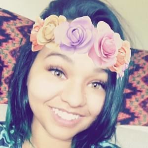 Meet your Posher, Caitlin