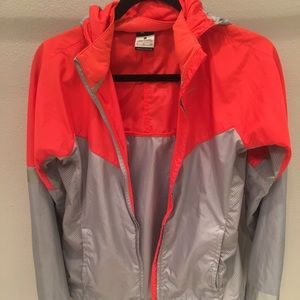 NIKE WINDBREAKER SIZE S
