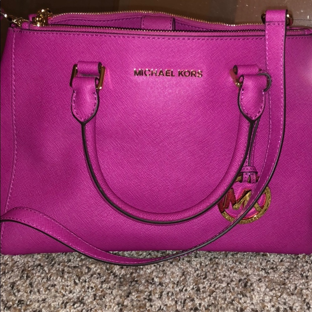 Michael Kors Fuscia purse