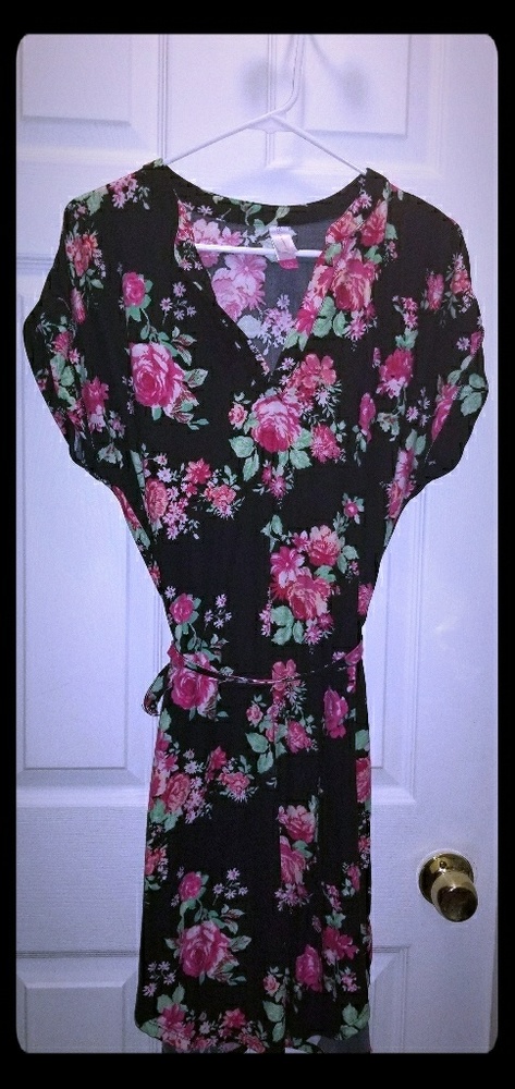 Floral Affair 🌹🥀 Only Worn Once