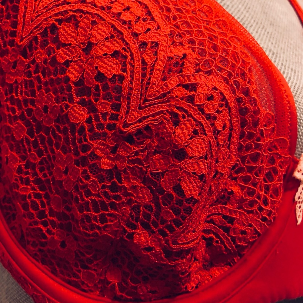 Victoria’s Secret Red Lace Bra 36D
